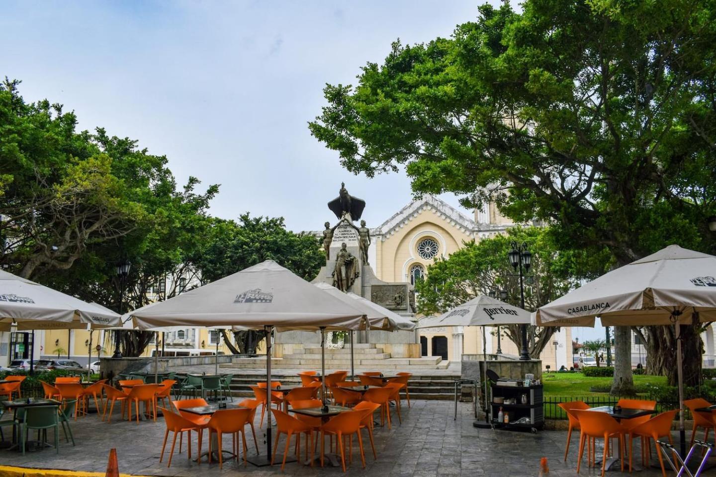Best Location - Spacious And Fancy Apt Panamaváros Kültér fotó