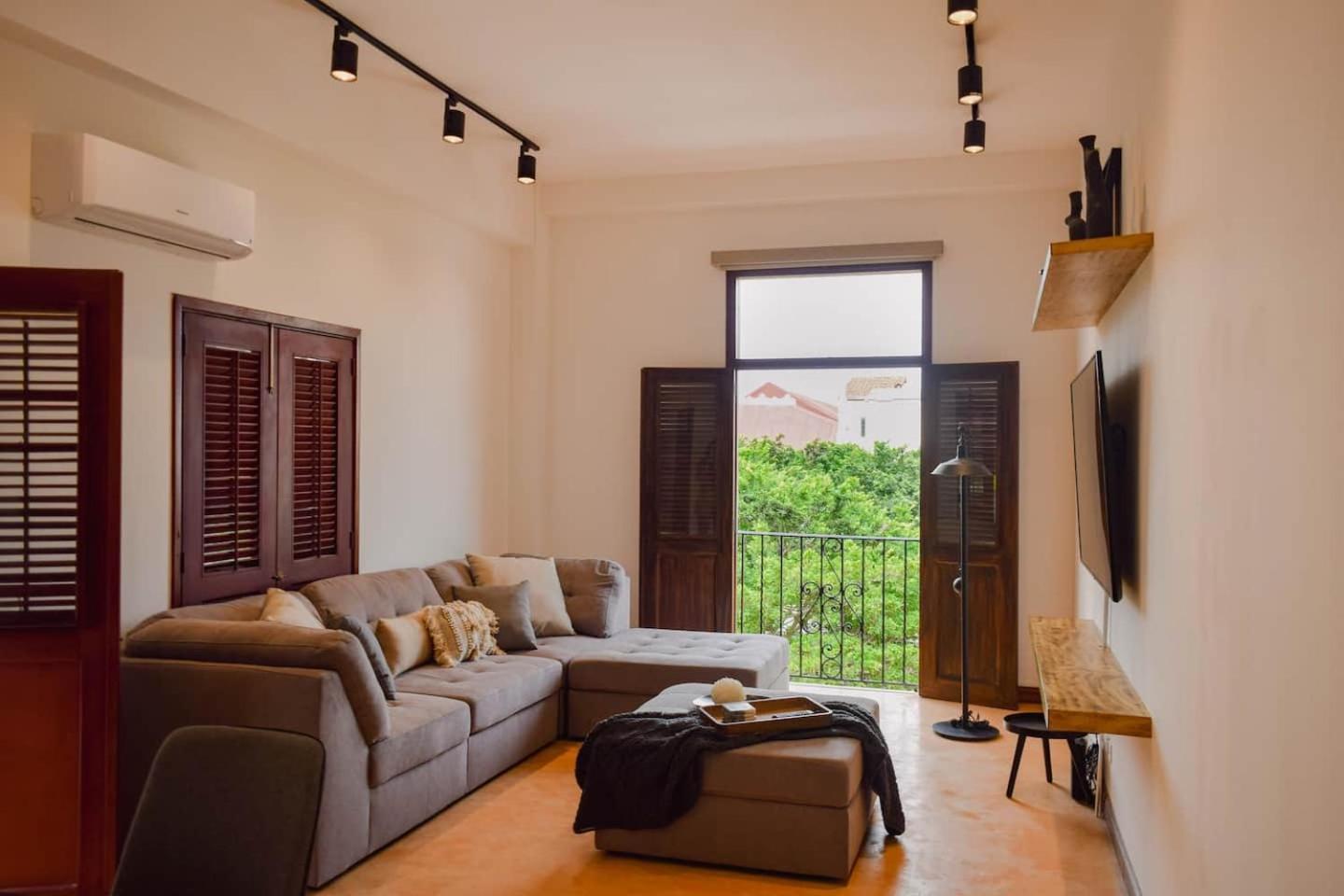 Best Location - Spacious And Fancy Apt Panamaváros Kültér fotó