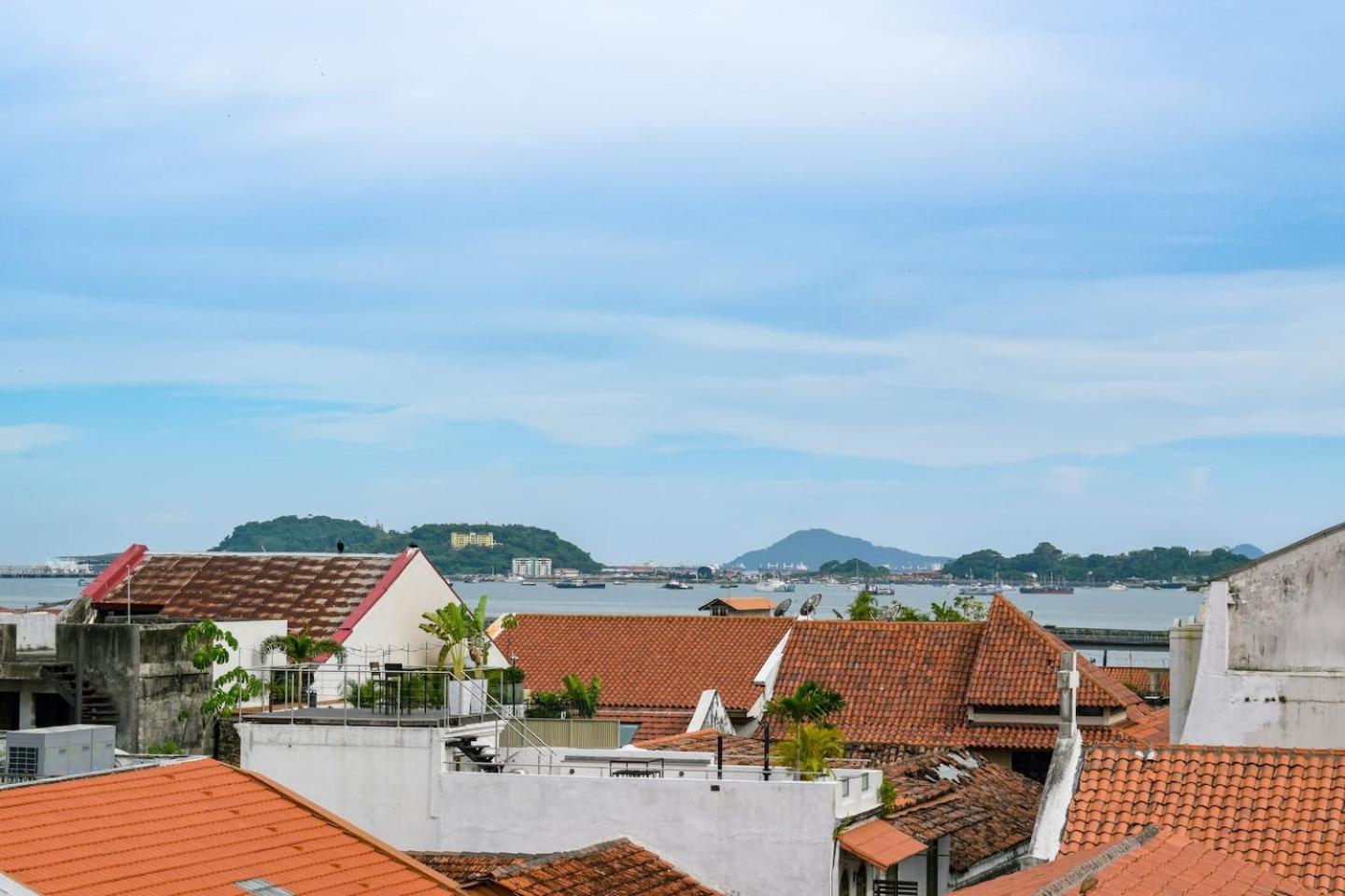 Best Location - Spacious And Fancy Apt Panamaváros Kültér fotó